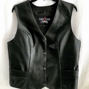 New Coast 2 Coast Outfitters lined Leather vest.